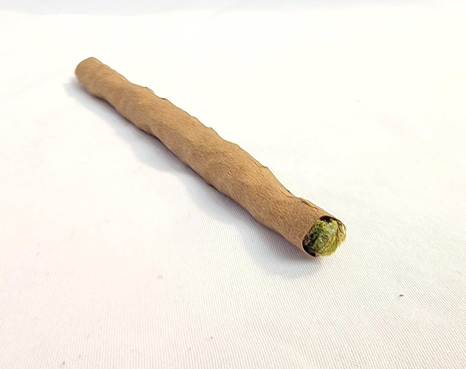 Ultra-Realistic Fake Joint with Hemp Wrap – 4.5” Prop Weed Accessory – Handmade Faux Cannabis Decor – 420 Gift or Prank by Faux-20 Decor
